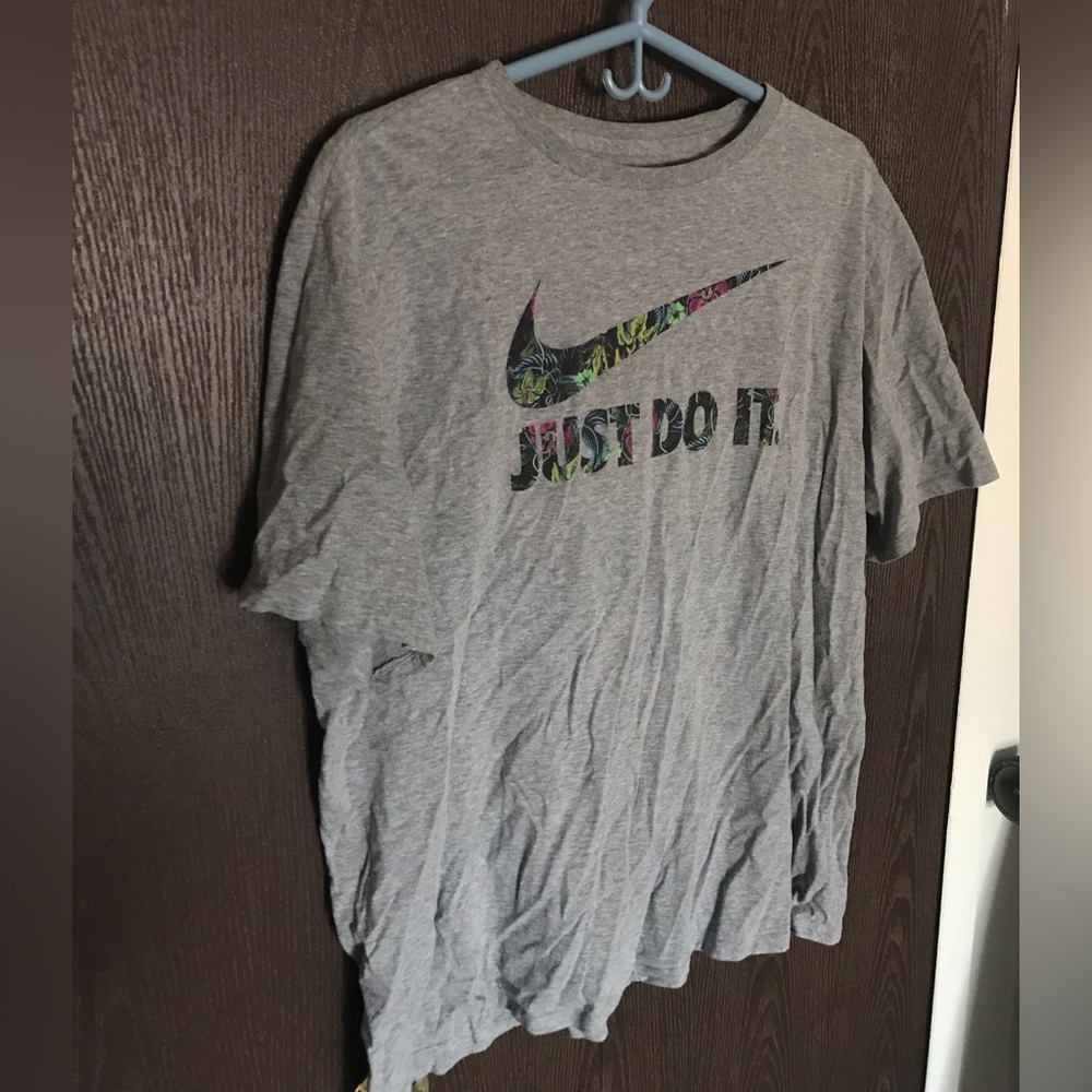 Nike tshirt